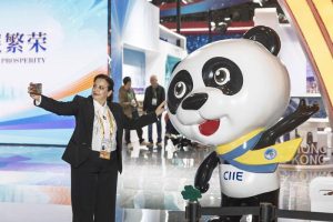 Outlander отваря предварителна регистрация · TechNode