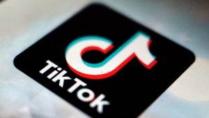 ЕК: TikTok нарушава дигиталните правила за рекламите