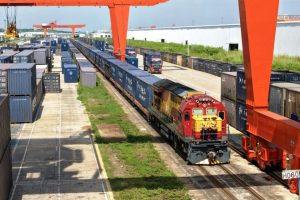 Обемът на товара за търговски коридор в Китай скача 70,3% през първите три тримесечия