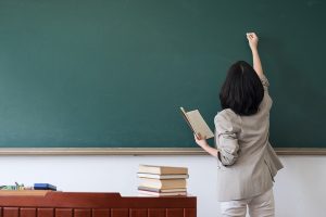 Китай реформира прегледа на научните изследвания, за да насърчи младия университетски персонал