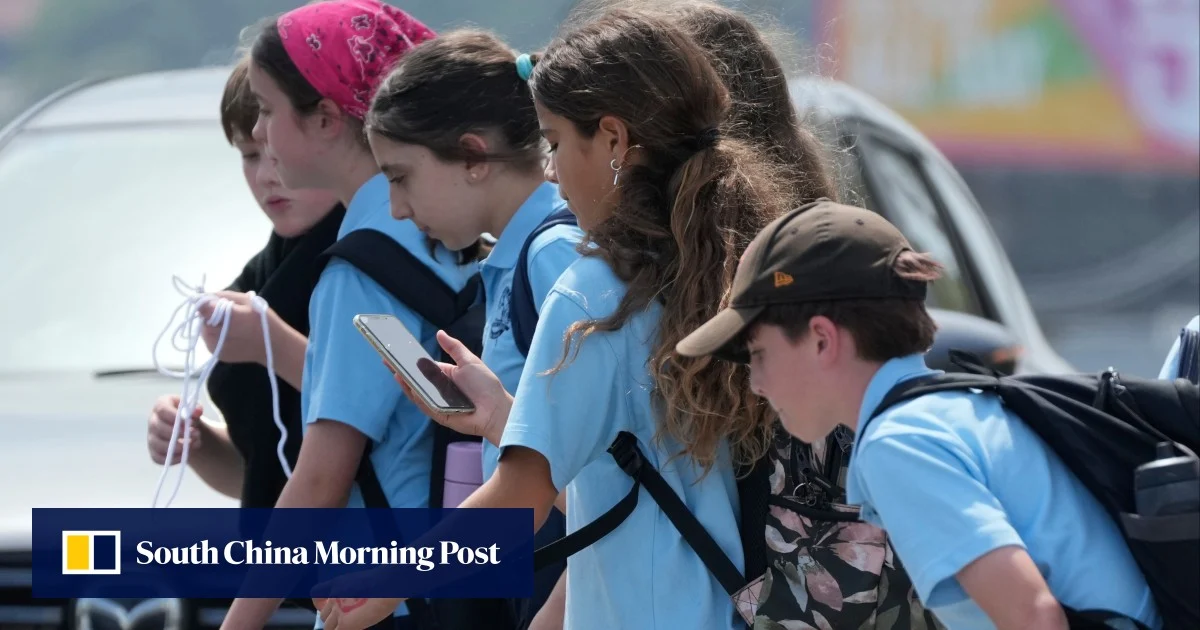 Австралия въвежда първата в света забрана на соц. медии за деца