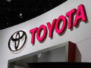 Япония отпуска $2,4 млрд. стимули на Toyota за батерии