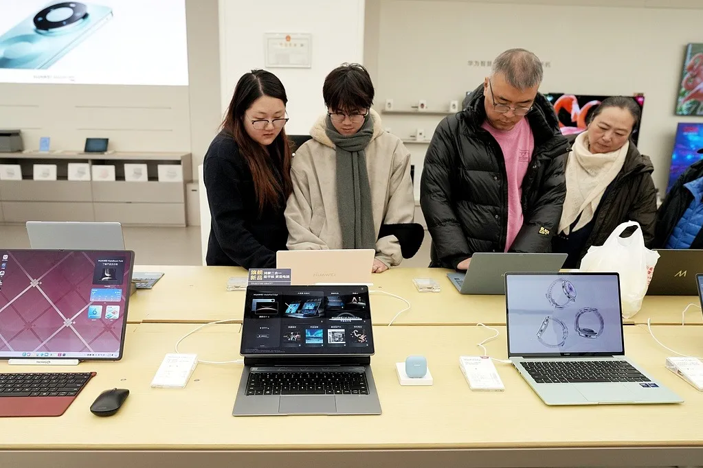 Мостът като свидетел: Проследяване на 22-годишното пътуване на журналиста Ду Хуан през пулса на Пекин