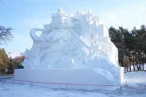 Дългоочаквана гигантска снежна скулптура дебютира на изложението в Харбин