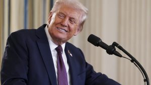 Самопровъзгласилият се за „президент на мира“ Тръмп бомбардира Венецуела, нанася удари по Нигерия, предупреждава Иран