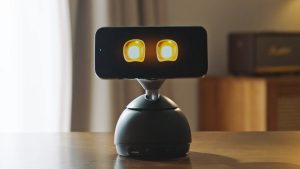 Моторизиран док превръща iPhone в AI робот