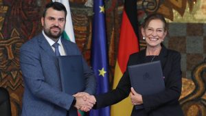 Министър Георг Георгиев и посланикът на Федерална република Германия Ирене Мария Планк подписаха споразумение за временно представителство при обработката на заявления за транзитни визи за определена категория лица от Република Турция