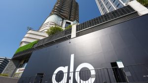 Alo Yoga превзема крайбрежните търговски площи в Хонконг, докато играта в Азия се разгаря