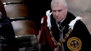 Обединеното кралство гледа да оповестява файлове за „арогантния“ Андрю, за да изчисти „петното“ от скандала Епщайн