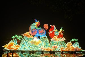 Чунцин е домакин на най-големия фестивал на водните фенери в Западен Китай