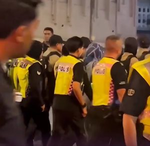 „Незаконен“ скандал в храма в Малайзия: Премиерът критикува бдителността след забраната за митинг