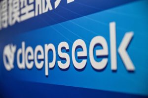 „Китът вече може да вижда“: DeepSeek добавя AI визия в основен ход